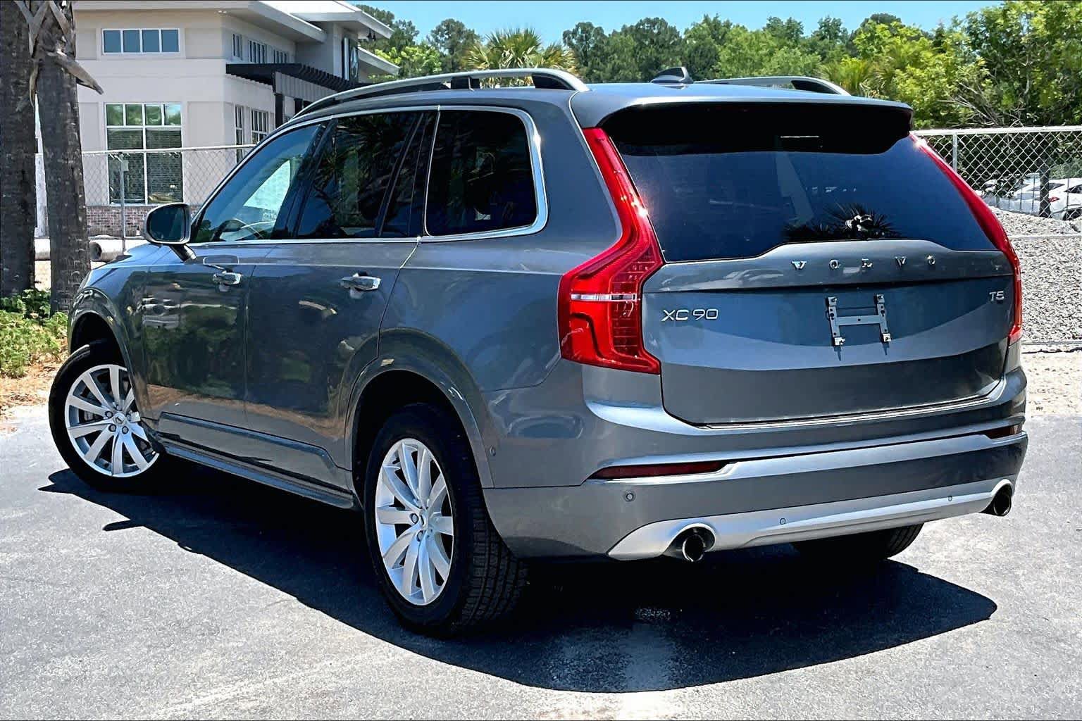 Used 2018 Volvo XC90 T5 Momentum w/ Convenience Package FWD image 12