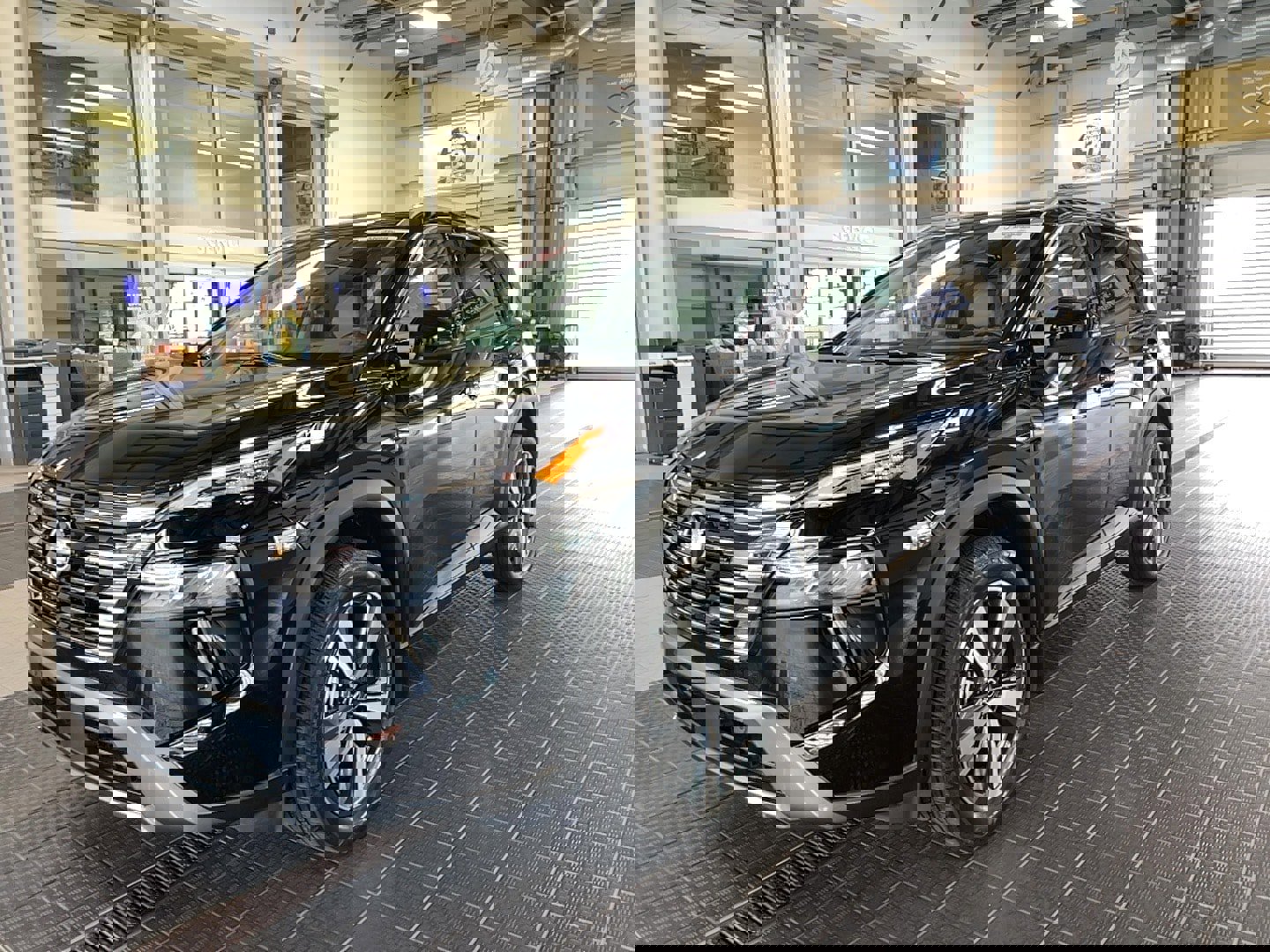 Used 2024 Nissan Rogue SL w/ SL Premium Package image 2