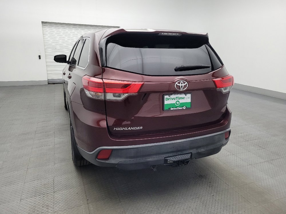 Used 2018 Toyota Highlander LE FWD image 6
