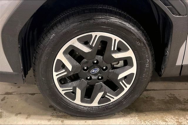 Used 2025 Subaru Forester Premium image 9