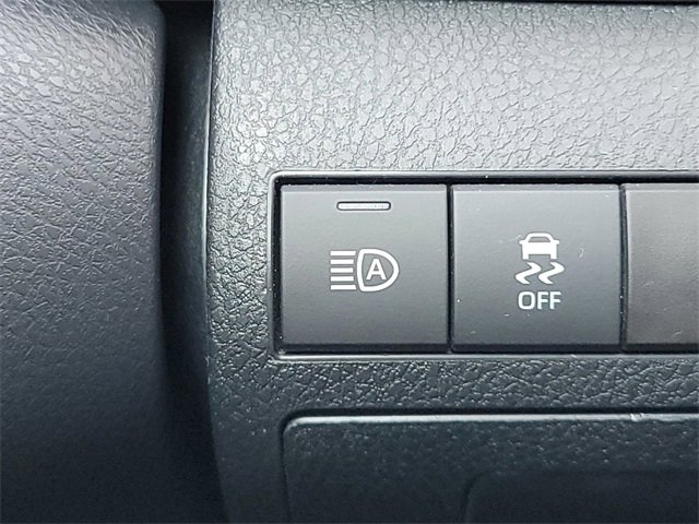 Used 2024 Toyota Camry SE image 40