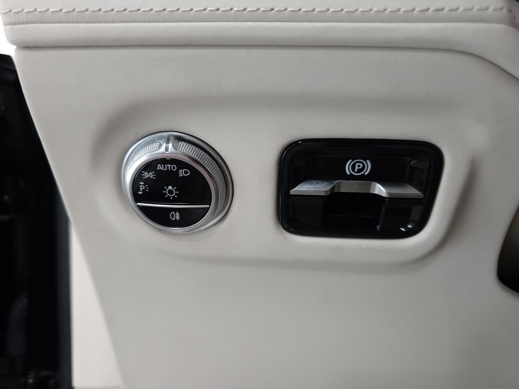 Certified 2024 Mercedes-Benz Maybach EQS 680 4MATIC image 10