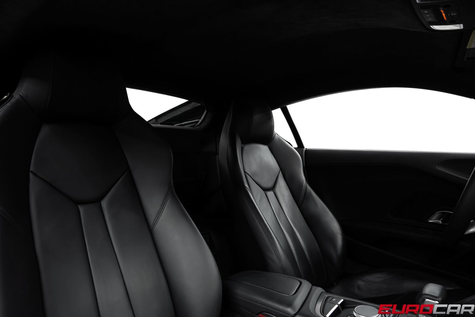 Used 2021 Audi R8 V10 w/ Premium Package RWD image 37