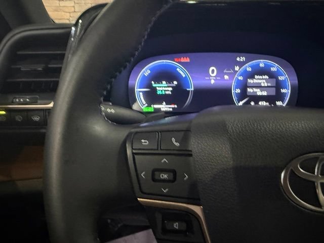 Used 2025 Toyota Crown Signia AWD/4WD image 14