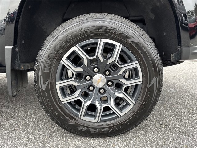 Used 2024 Chevrolet Colorado LT w/ LT Convenience Package III image 19