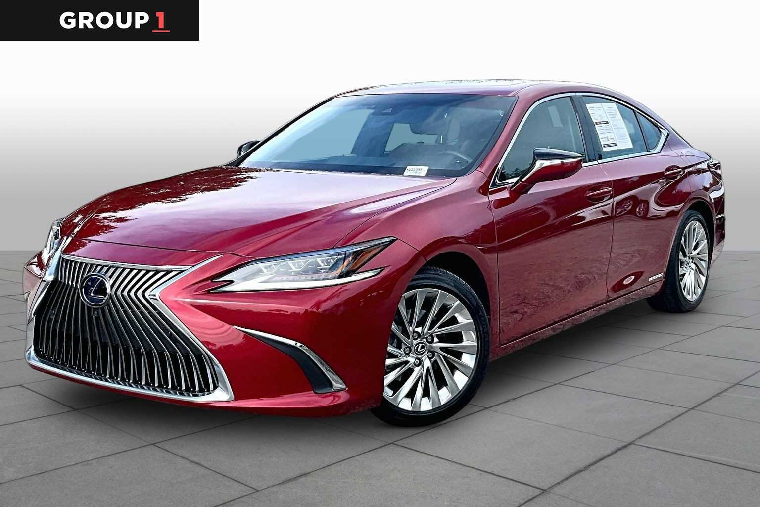Used 2019 Lexus ES 300h Ultra Luxury w/ Accessory Package 2