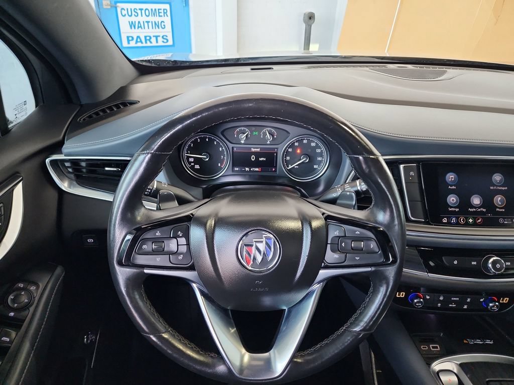 Used 2022 Buick Enclave Essence w/ Sport Touring Edition FWD image 17