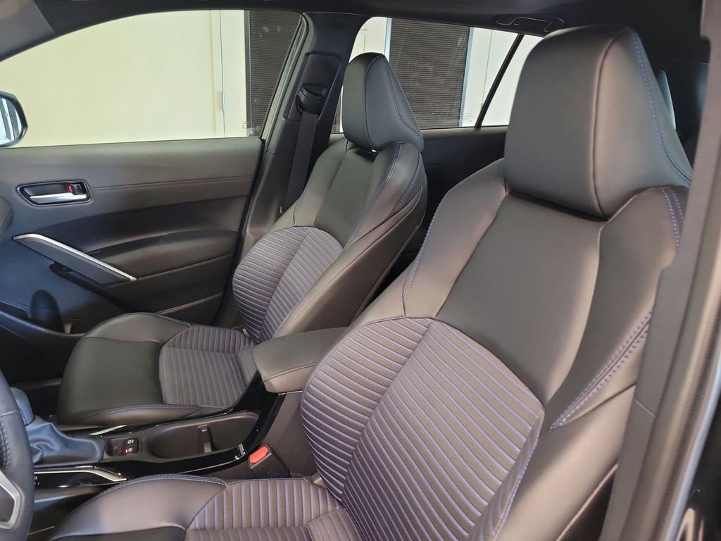 Used 2024 Toyota Corolla Cross XSE w/ Convenience Package AWD/4WD image 11