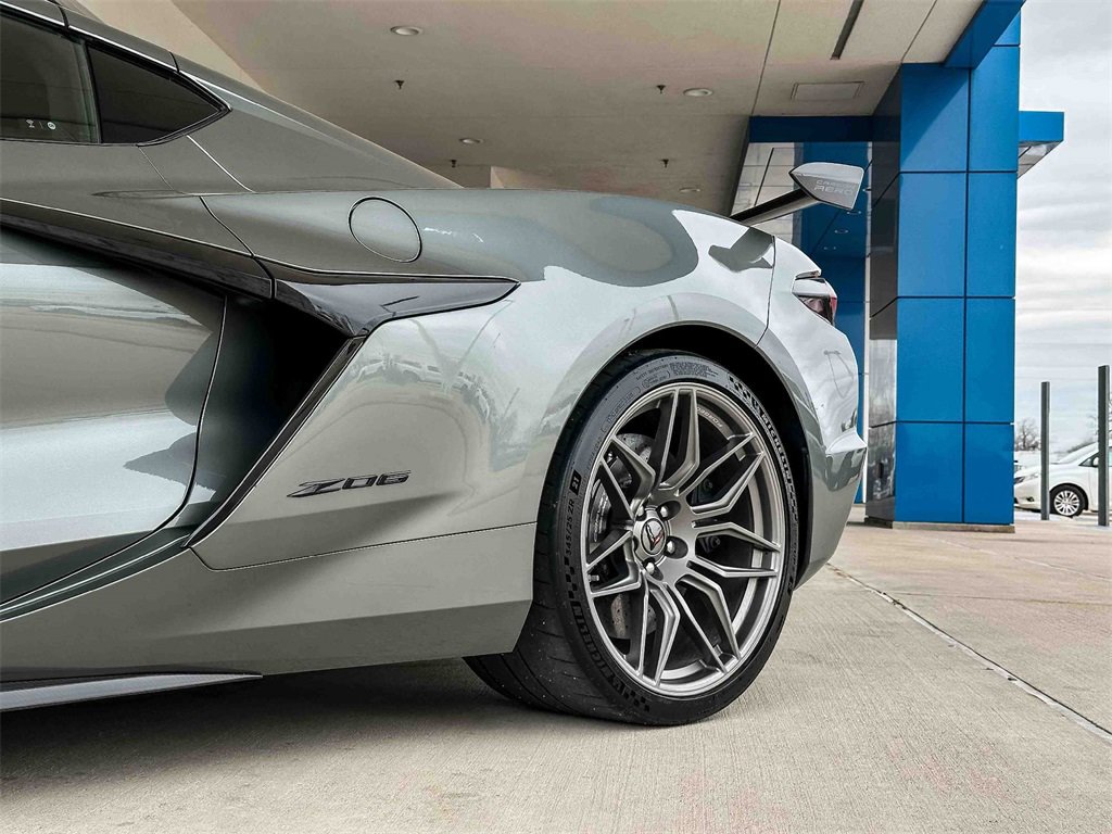 Used 2024 Chevrolet Corvette Z06 w/ Z07 Performance Package image 9