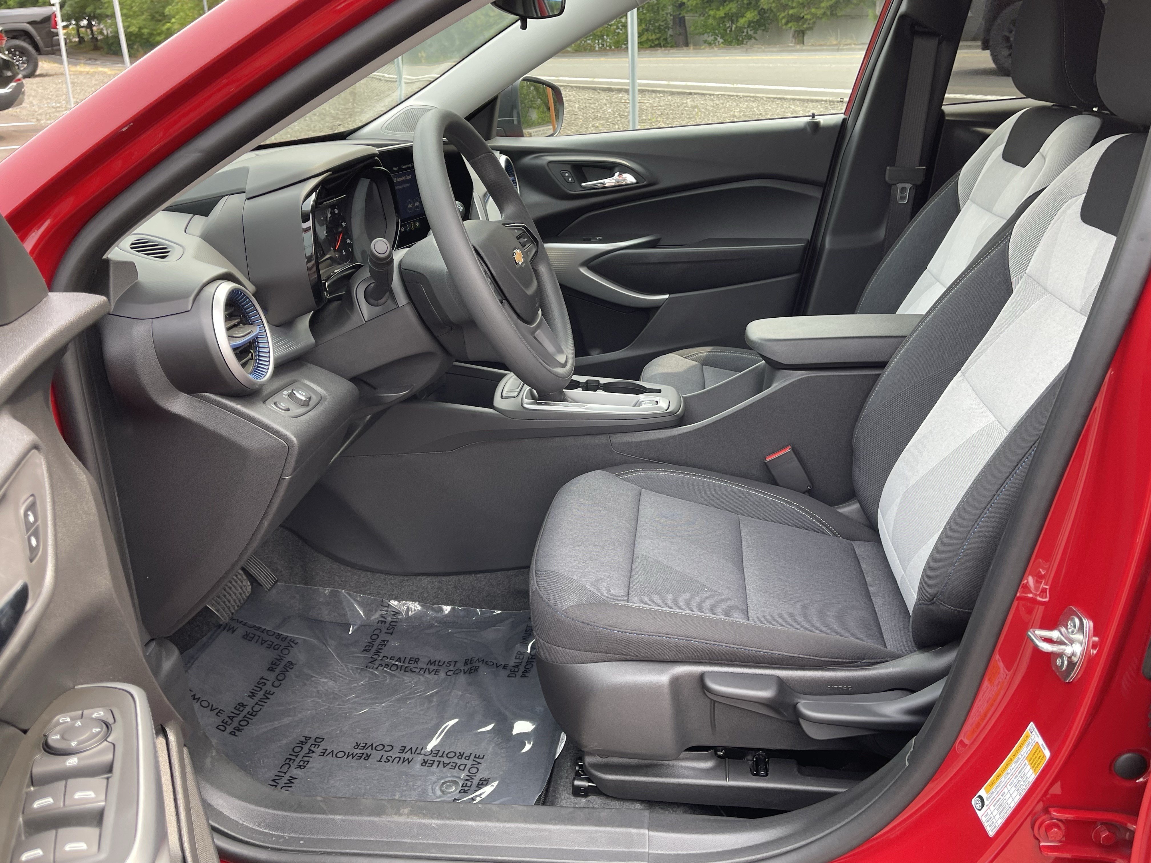 Used 2026 Chevrolet Trax LS FWD image 11