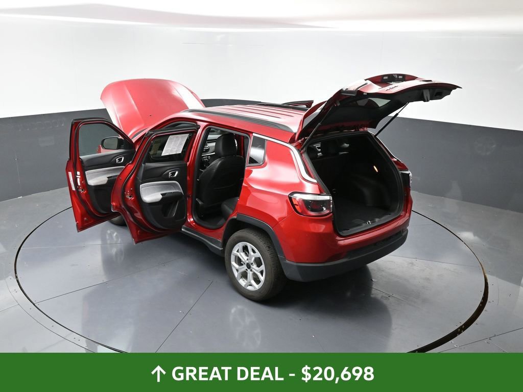 Used 2025 Jeep Compass Latitude image 66
