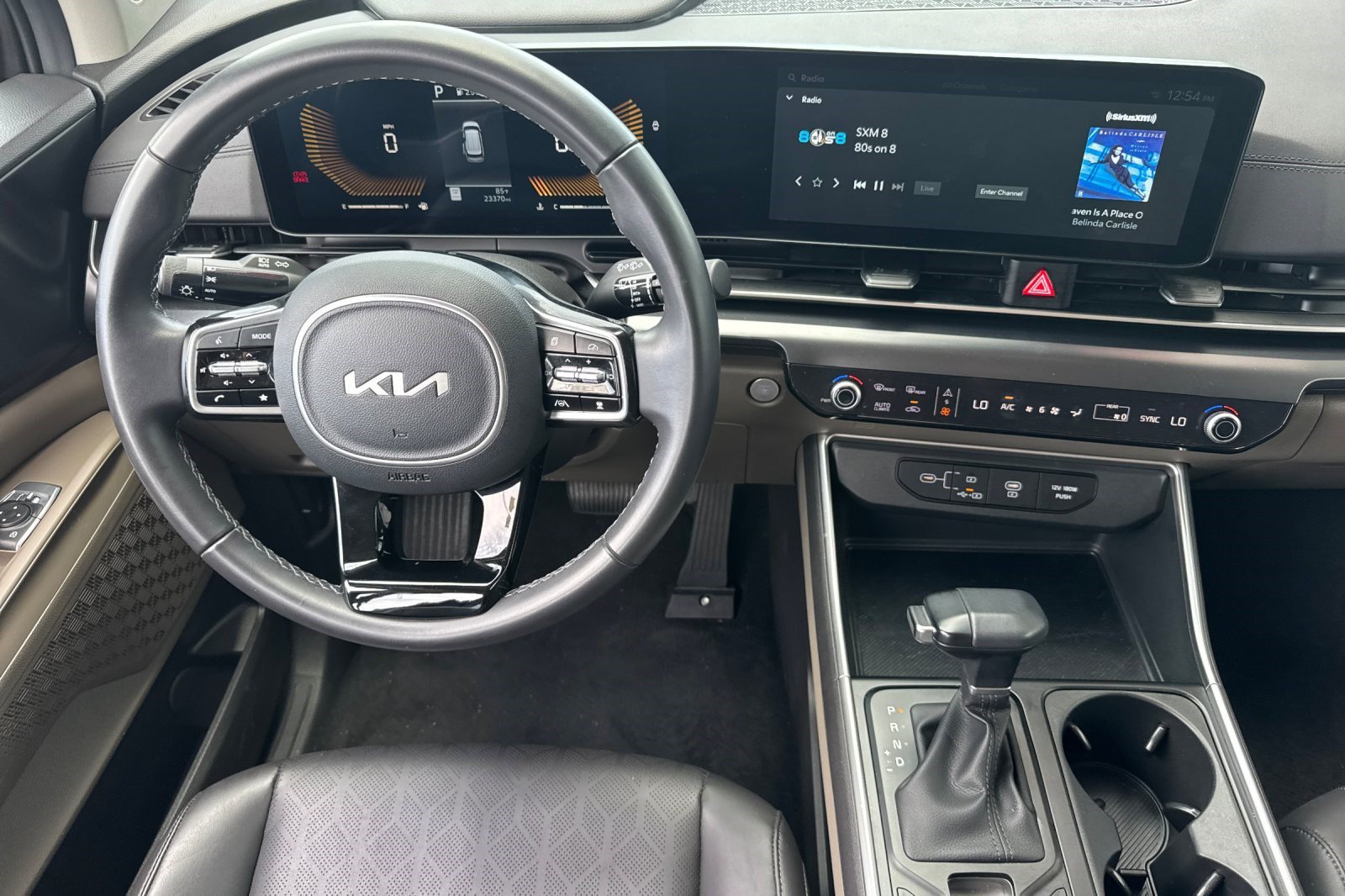 Used 2026 Kia Carnival FWD image 32