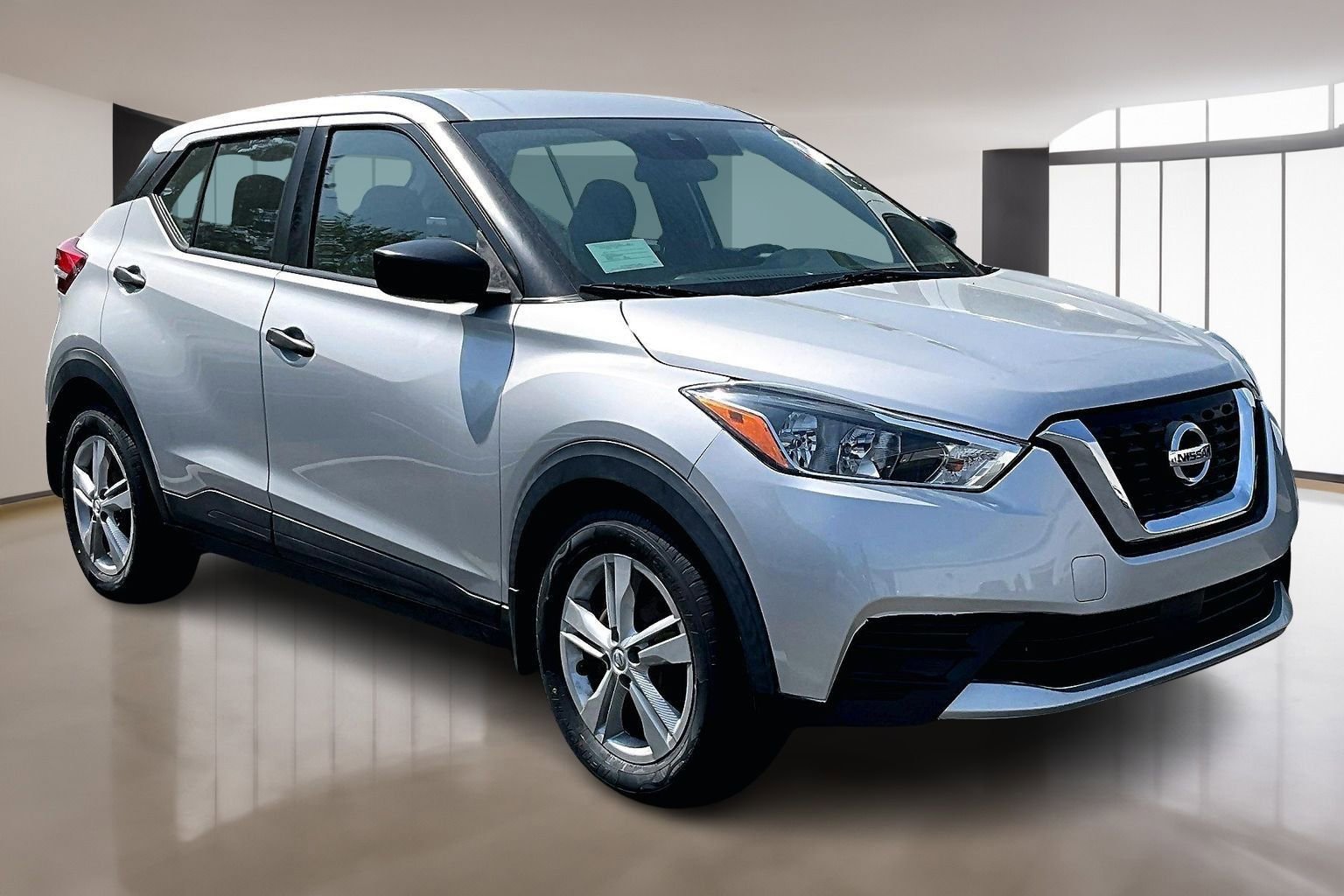 Used 2020 Nissan Kicks S image 1