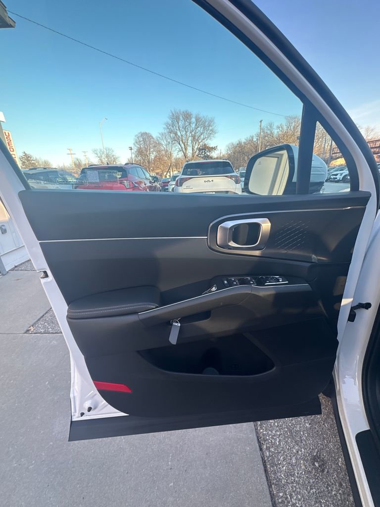 New 2026 Kia Sorento S image 7