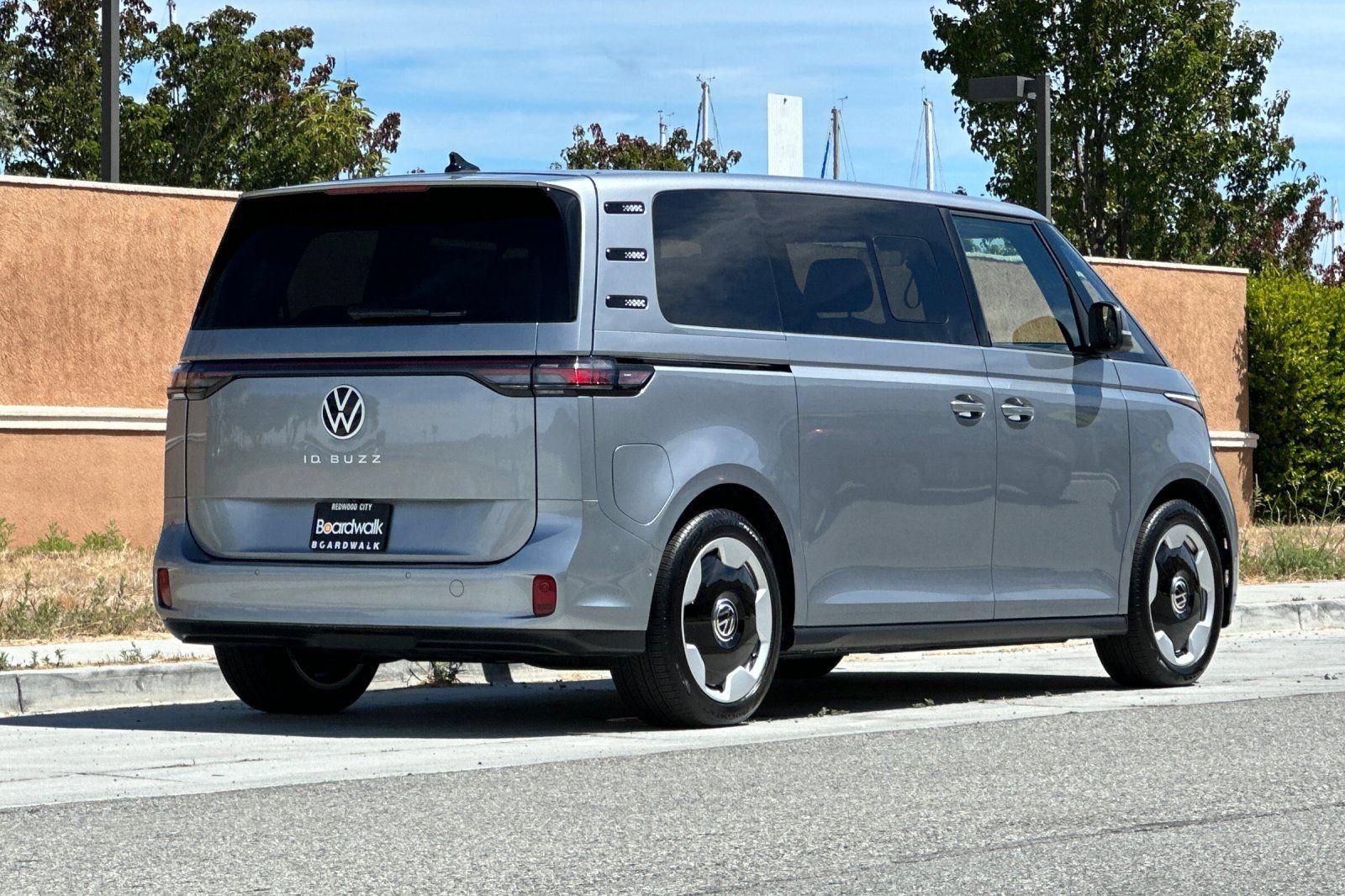 New 2025 Volkswagen ID. Buzz Pro S RWD image 4