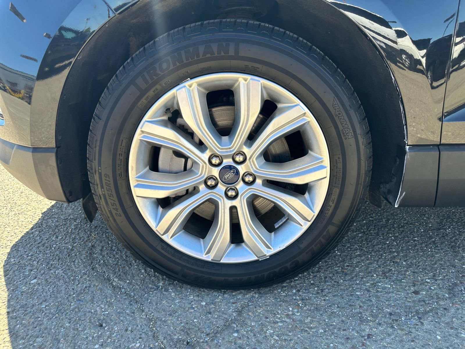 Used 2022 Ford Edge Titanium w/ Equipment Group 301A AWD/4WD image 33