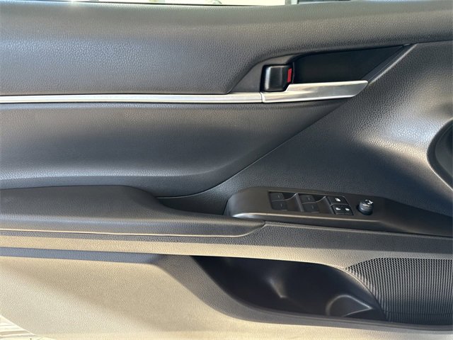 Used 2023 Toyota Camry SE image 18