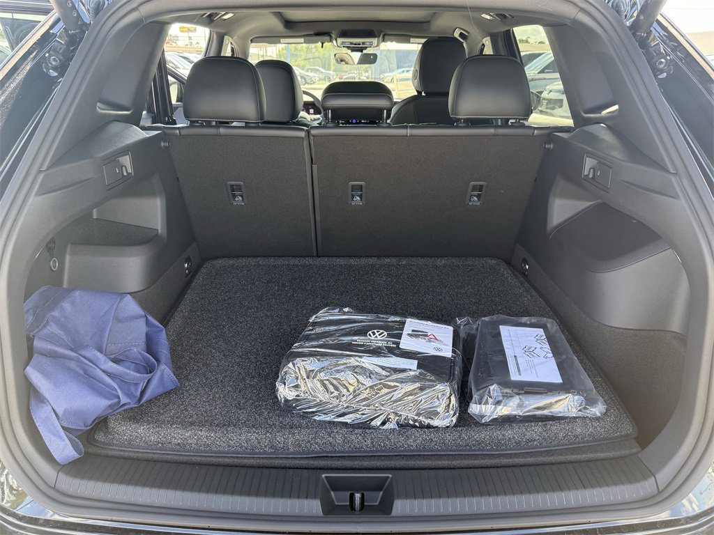 New 2026 Volkswagen Tiguan SE R-Line image 27