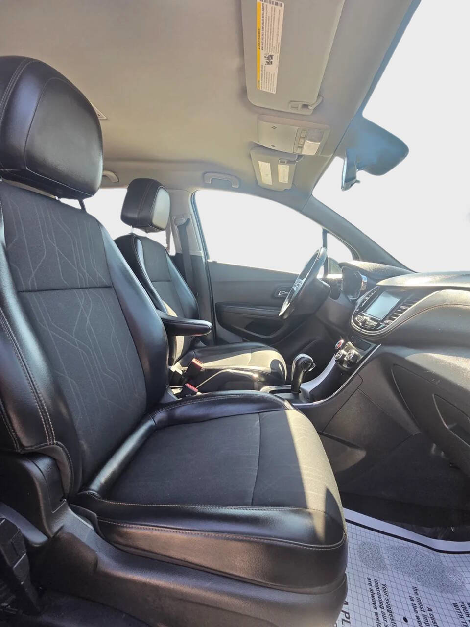 Used 2017 Chevrolet Trax LT w/ LT Convenience Package AWD/4WD image 13