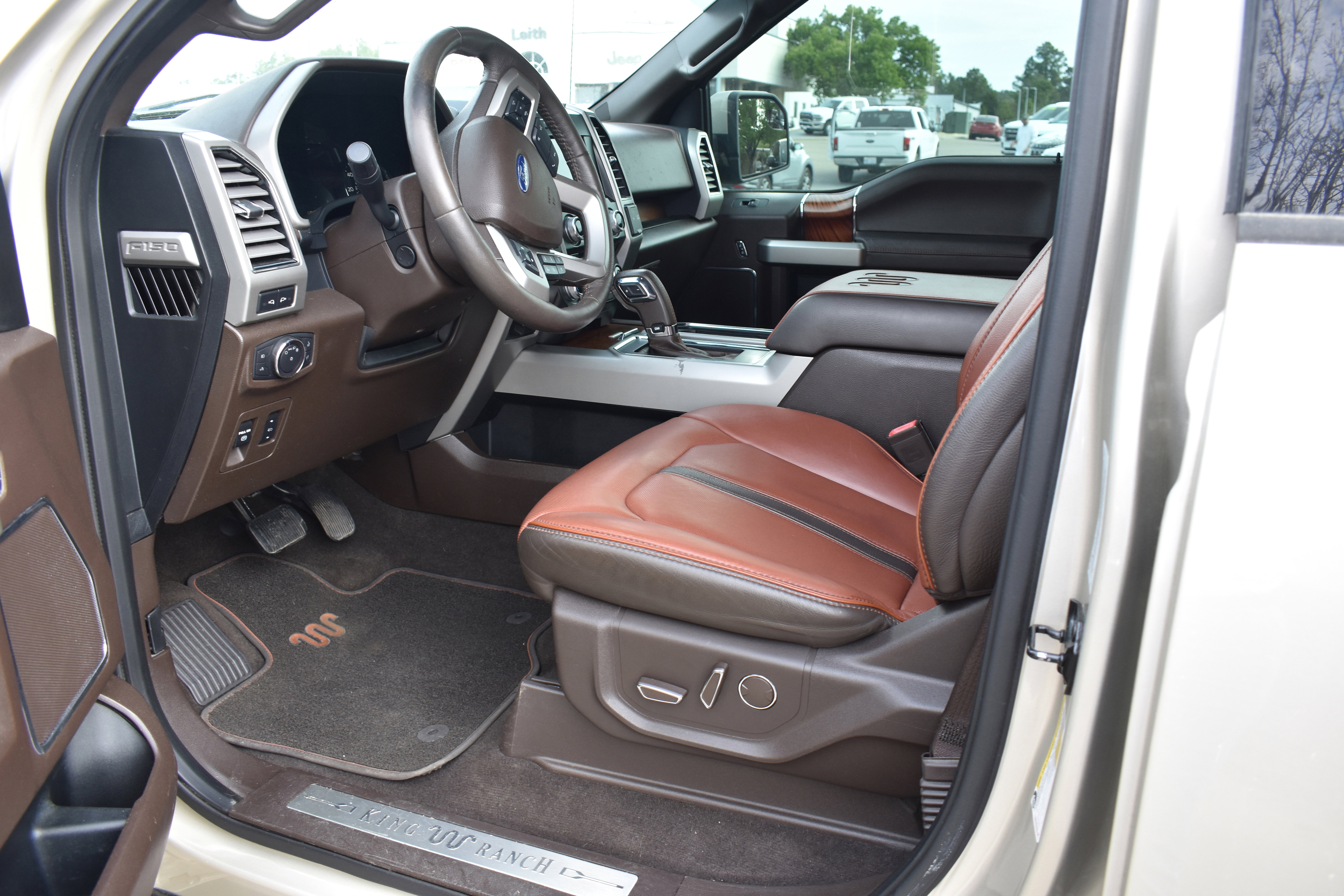 Used 2018 Ford F150 King Ranch image 12