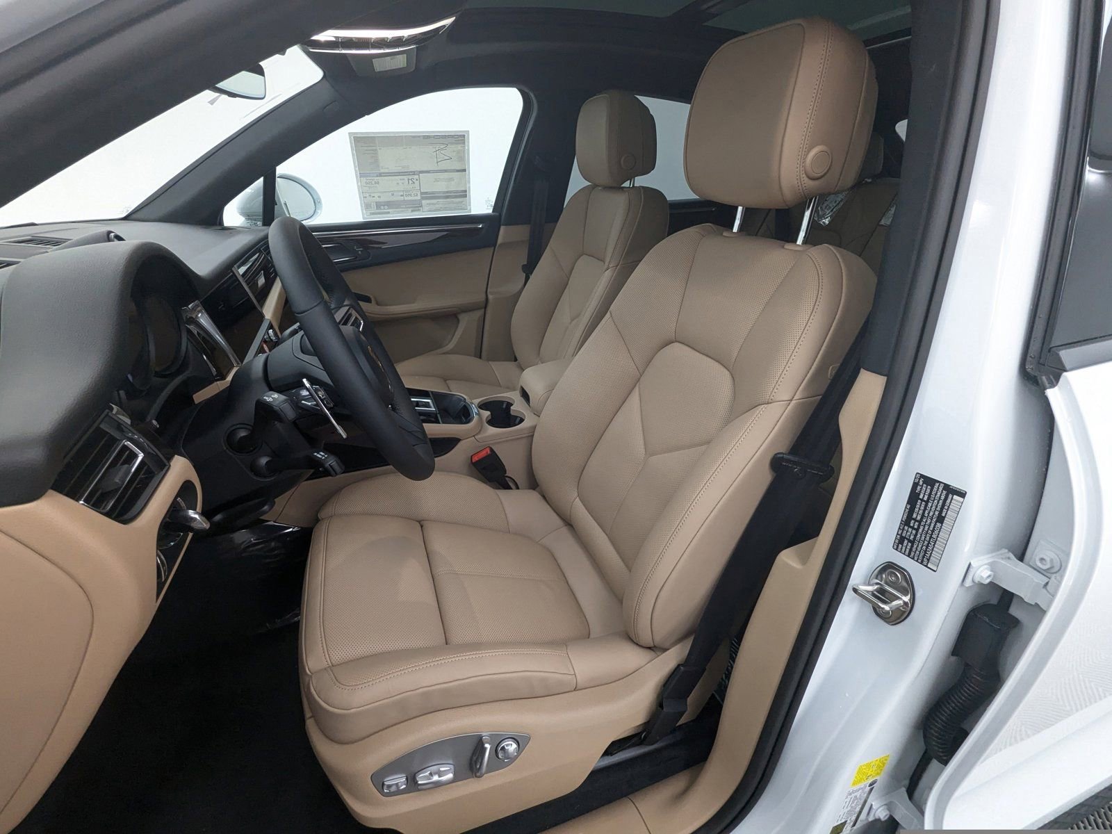 New 2026 Porsche Macan image 5