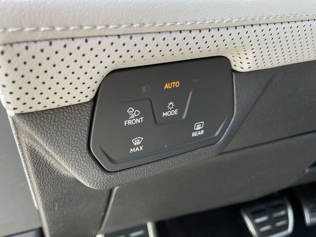 New 2025 Volkswagen Atlas Peak Edition SE image 10