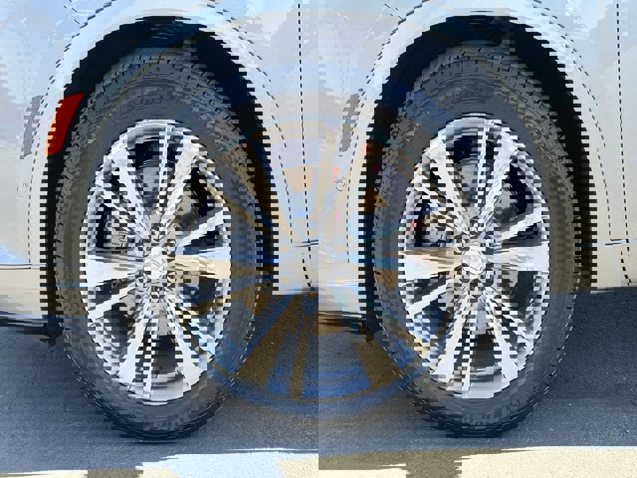 Certified 2025 Cadillac XT6 Premium Luxury w/ Platinum Package image 10