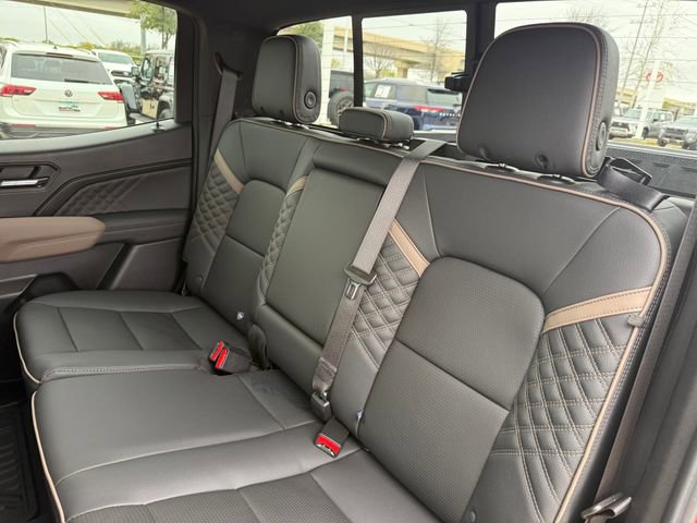 Used 2024 GMC Canyon Denali image 29