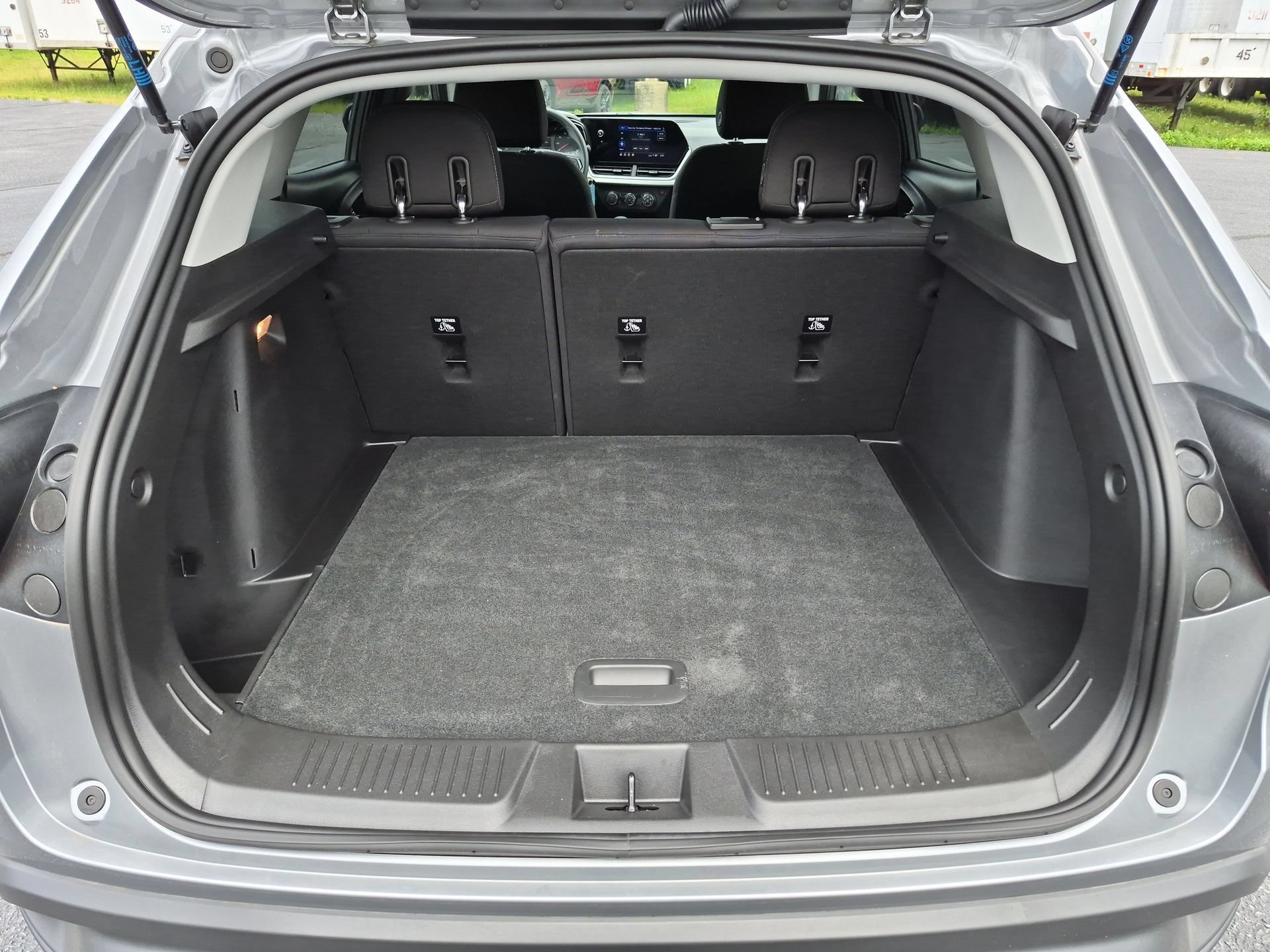 Certified 2025 Chevrolet Trax LS FWD image 25