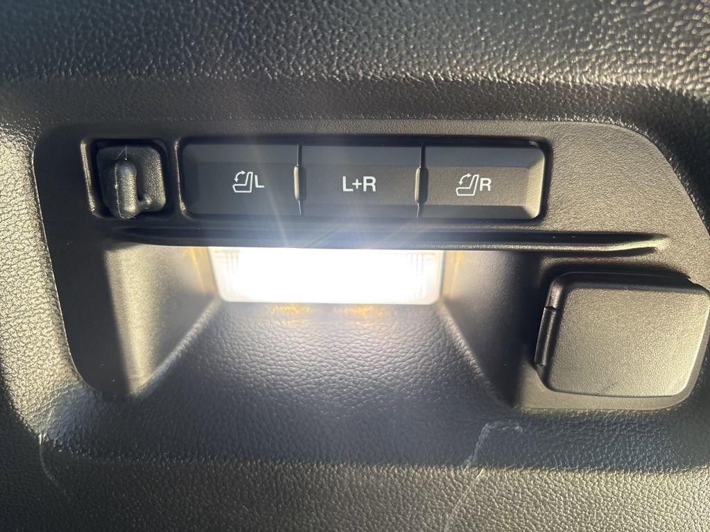 Used 2022 Ford Explorer Limited w/ Equipment Group 301A image 15