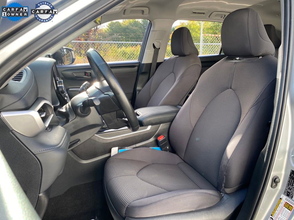Used 2024 Toyota Highlander LE image 26