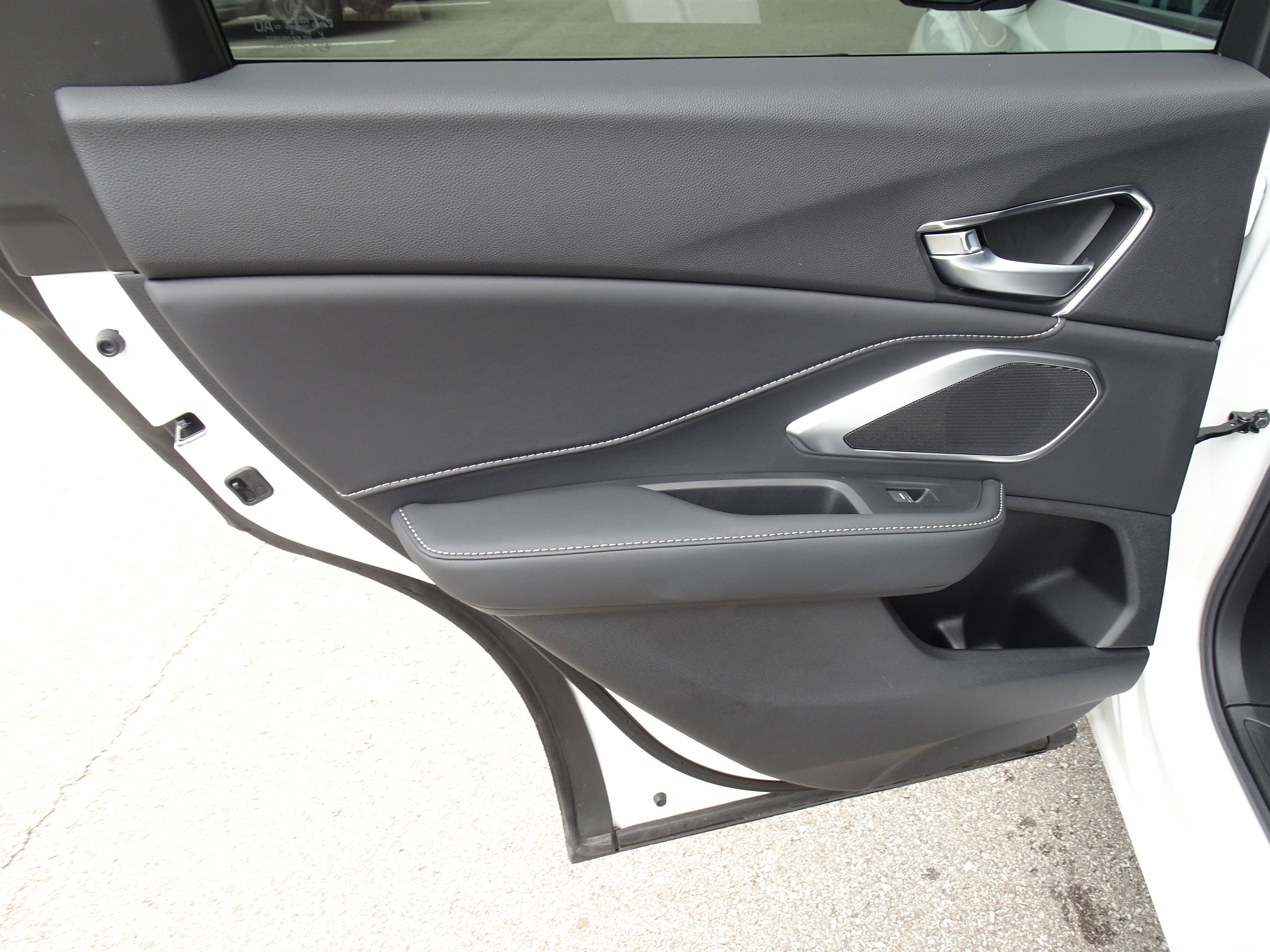 Used 2025 Acura RDX SH-AWD image 16