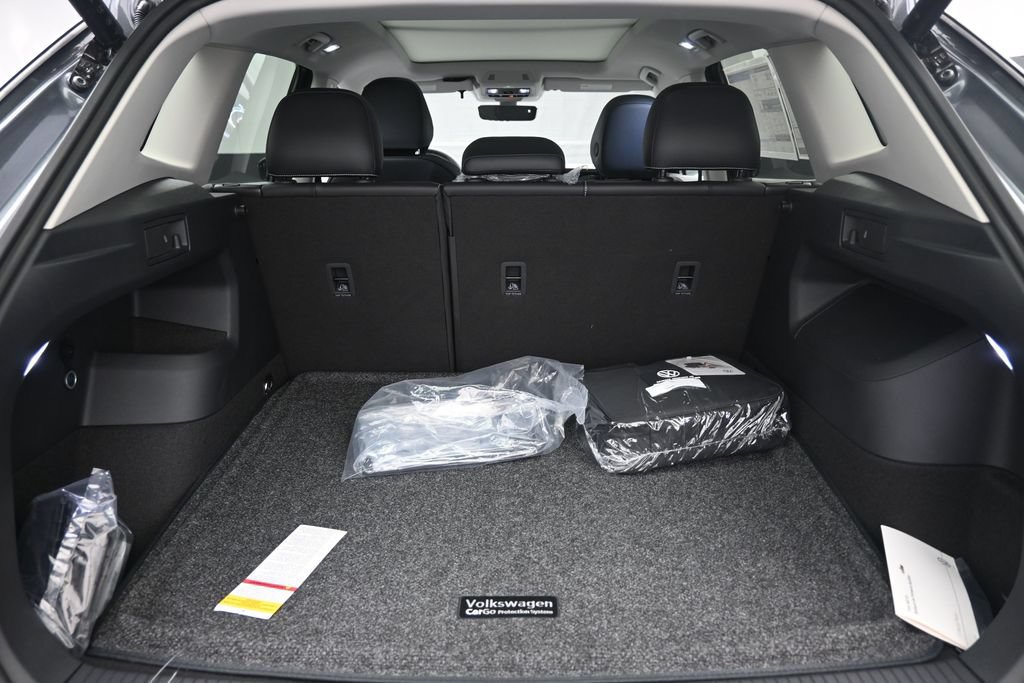 New 2026 Volkswagen Tiguan SE FWD image 29