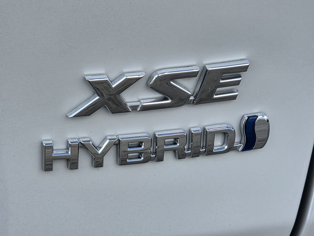 Used 2023 Toyota RAV4 XSE AWD/4WD image 11