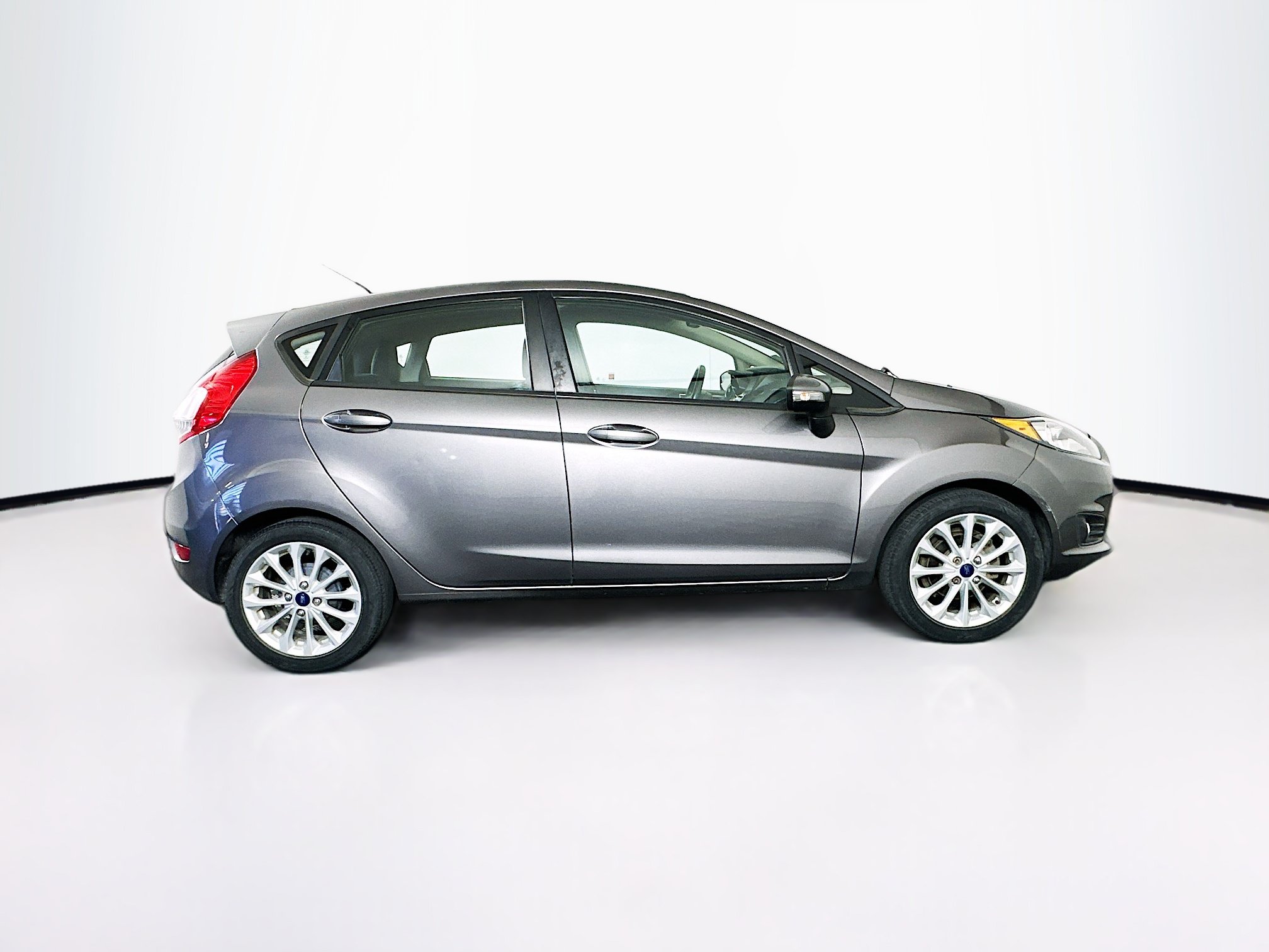 Used 2014 Ford Fiesta SE w/ Equipment Group 201A FWD image 10