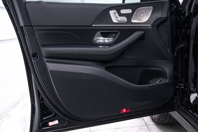 Used 2025 Mercedes-Benz GLS 450 4MATIC image 24