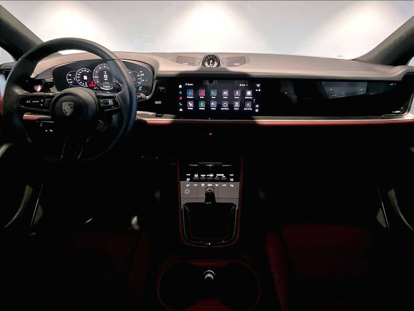 Used 2025 Porsche Cayenne Turbo image 17