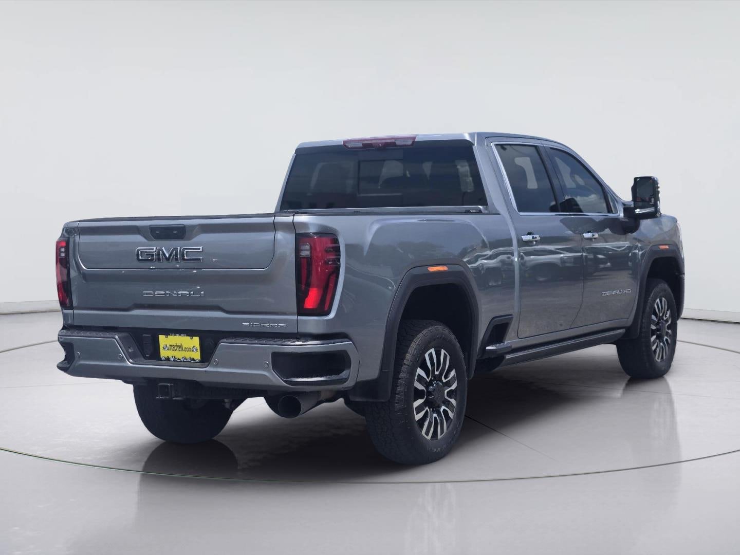 Used 2025 GMC Sierra 2500 Denali Ultimate w/ Max Trailering Package AWD/4WD image 8