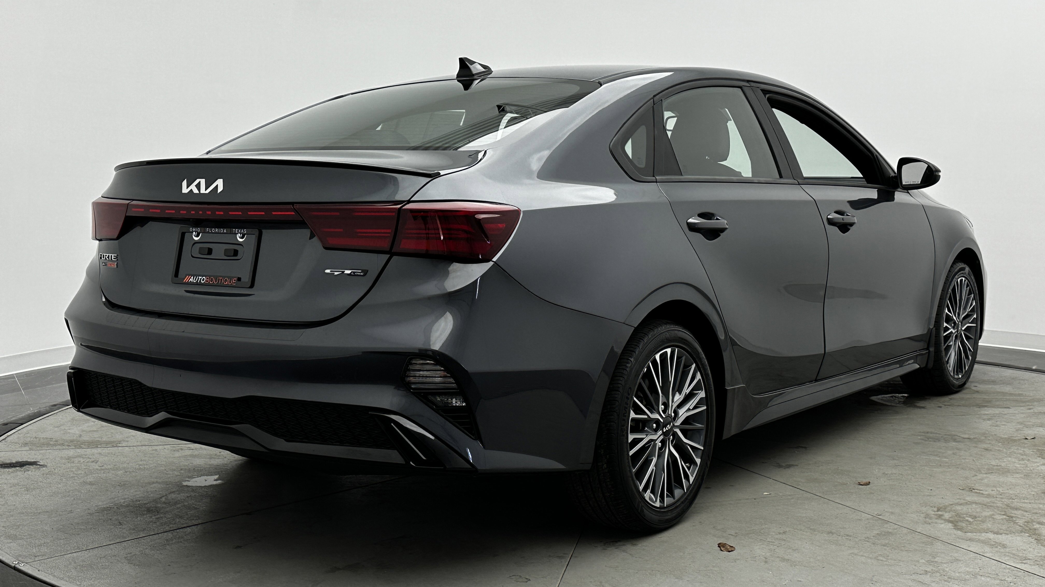 Used 2023 Kia Forte GT-Line w/ GT-Line Technology Package image 7