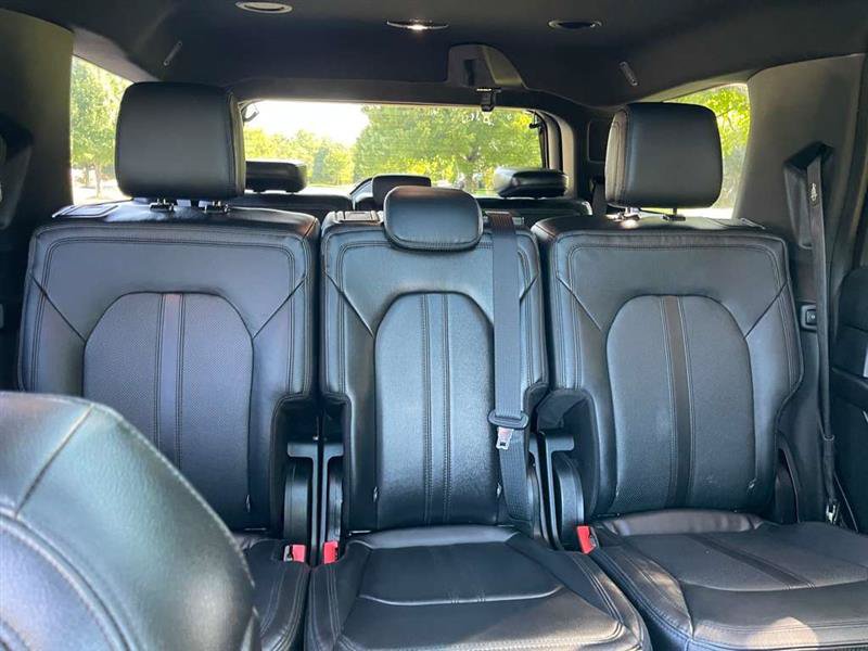 Used 2018 Ford Expedition Limited w/ Equipment Group 302A AWD/4WD image 16