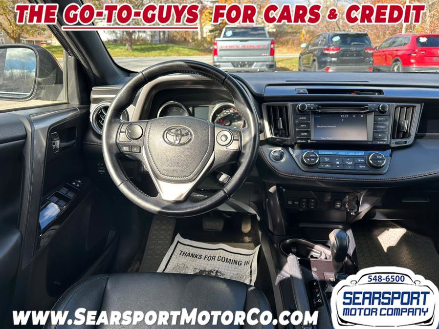 Used 2016 Toyota RAV4 SE image 17