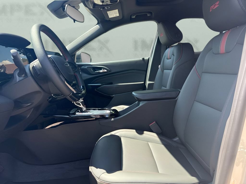 New 2026 Chevrolet Trax RS w/ Sunroof Package FWD image 9