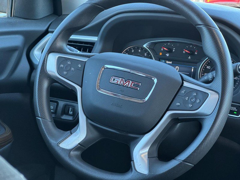 Used 2023 GMC Acadia SLE w/ Driver Convenience Package image 11