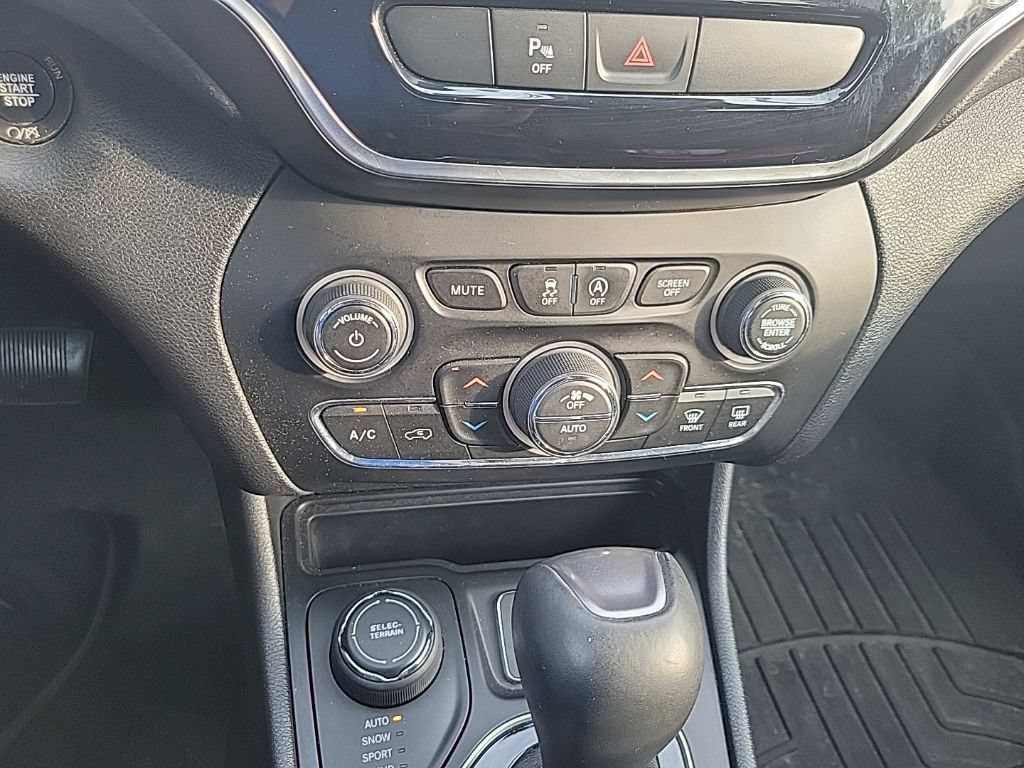Used 2019 Jeep Cherokee Limited AWD/4WD image 24