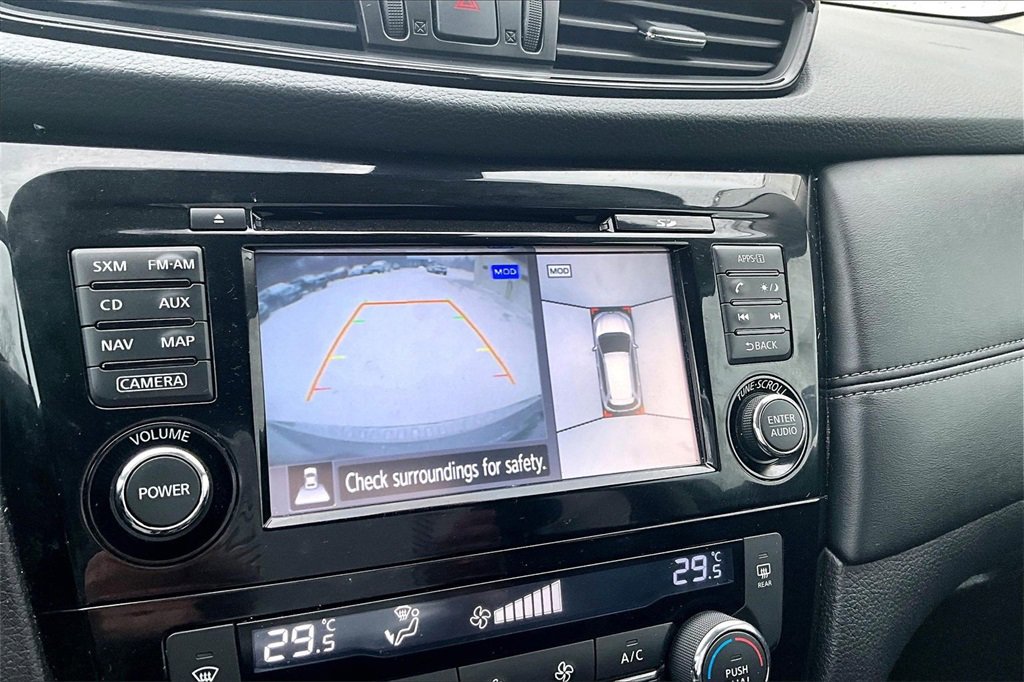 Used 2017 Nissan Rogue SL image 14