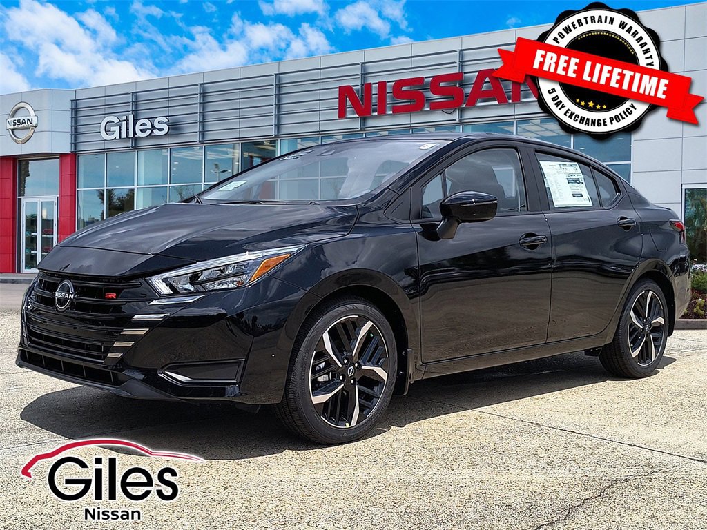 New 2025 Nissan Versa SR w/ Trunk Package