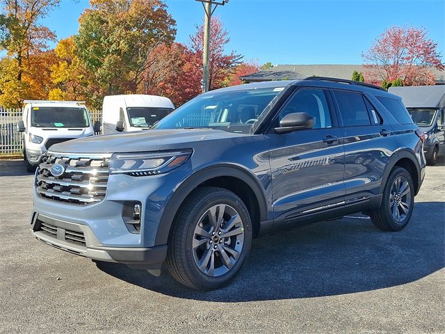 New 2026 Ford Explorer Active image 2