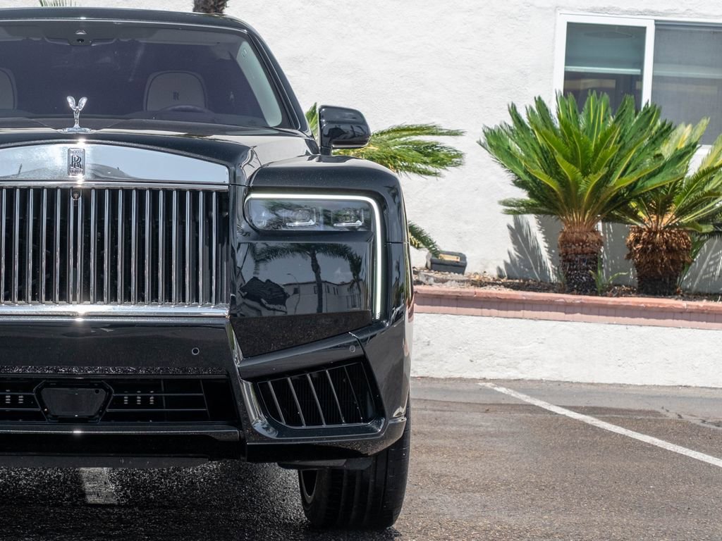 Used 2025 Rolls-Royce Cullinan image 46