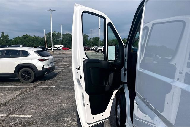 Used 2025 RAM ProMaster 2500 w/ U-Haul Equipment Group FWD image 19