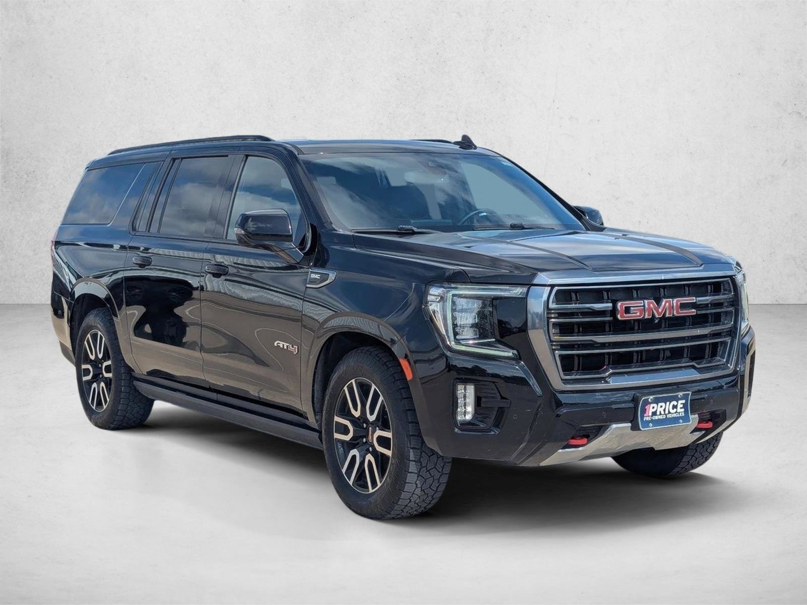 Used 2021 GMC Yukon XL AT4 w/ AT4 Premium Plus Package AWD/4WD image 3